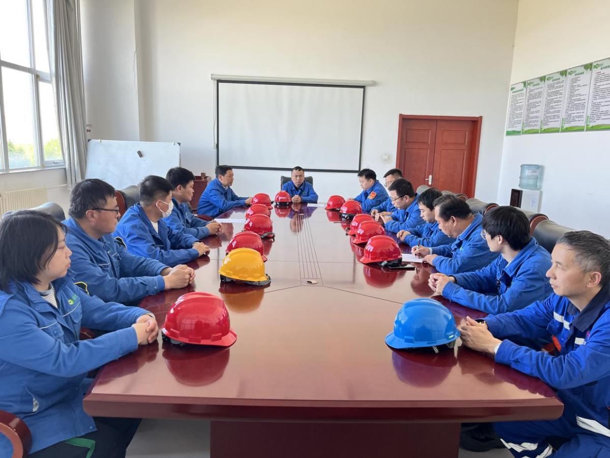 高度重视 全员加入 人生就是博筑牢清静生产防地