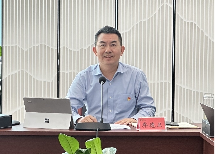 人生就是博集团党委理论学习中心组召开第七次集中学习钻研会